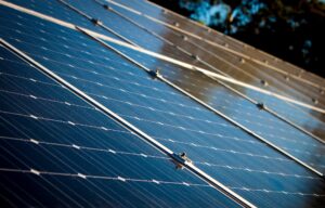 Global solar industry saw $4.6B in revenue loss in 2023: report thumbnail